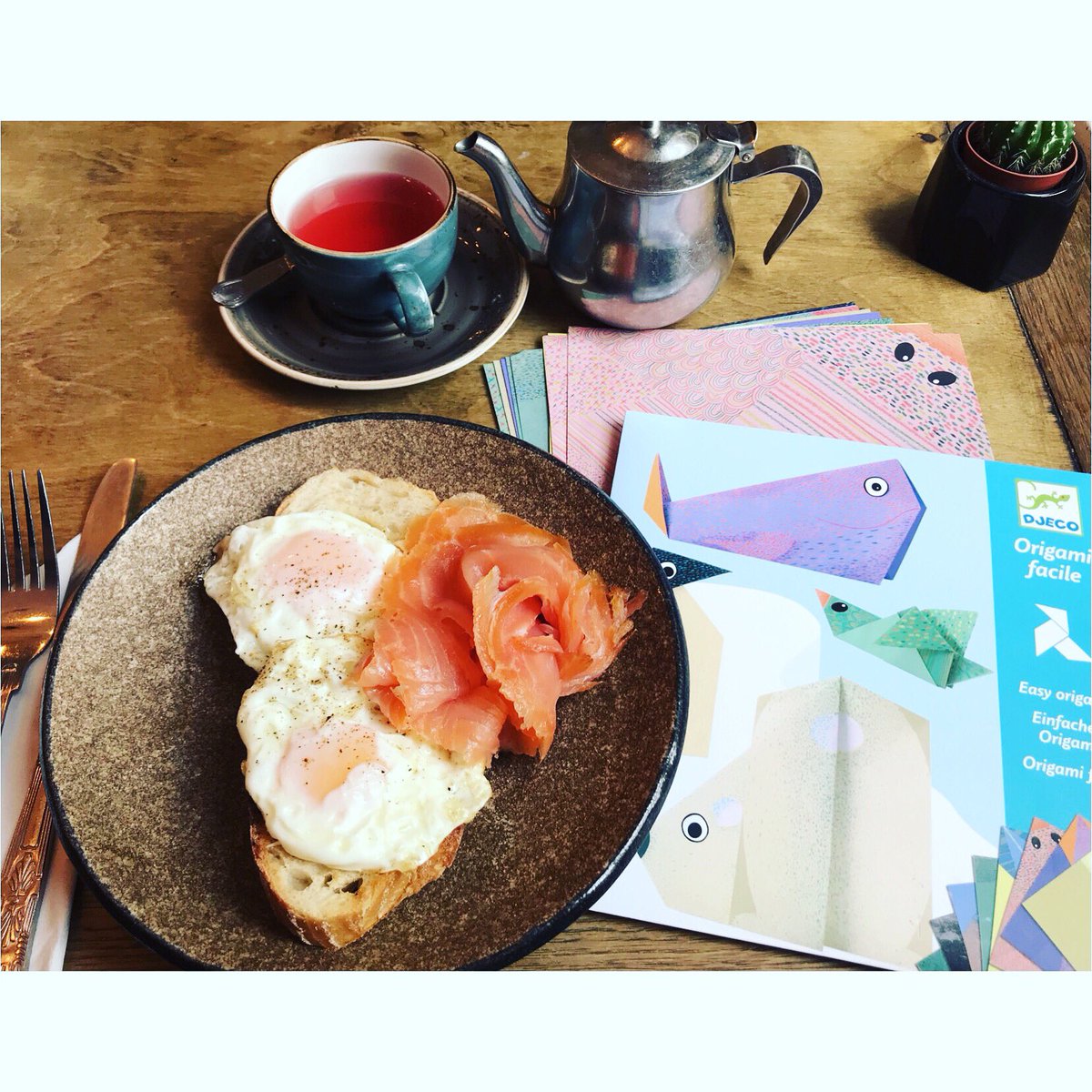 GGSparkes's tweet image. Jog #greenwichpark 🌳 breakfast @HandMadeFood _ #blackheath ☕️🍳🍴 &amp;amp; a spot of Origami #asyoudo 🎏 pur-chased from the wonderful  @ottieandthebea ⭐️ #happiness #origamigoals #supportsmallbusiness #sundaymorning