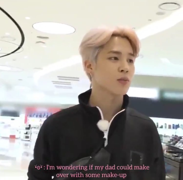 Small mini thread of Jimin saying a big fuck you to toxic masculinity :The run episode where he was thinking about getting his dad some makeup(shoutout to his parents for being amazing and letting jimin discover himself without being stuck in societal labels)