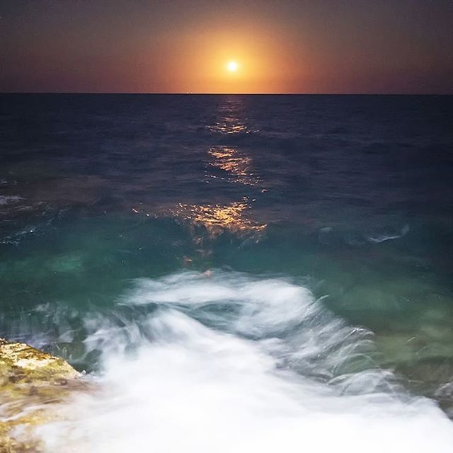 lucauge's tweet photo. New pic: Temporary Post.. Soon on my web store :) MOONRISE
#landscape #mare #siciliabedda #sealovers #sea_sky_nature #sea #nightsky #landscape_hunter #instatravel #instacool #siracusa #loves_landscape #moon #sunrise #summertime #ig_fotoitaliane #ig_photooftheday https://t.co/U3LwYQKoI5