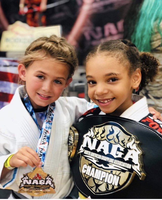 Nsokimusic's tweet photo. A Kiri venceu 🇦🇴não tenho palavras para este momento.... a minha guerreira , minha pequena Rainha Ginga.Obrigada a todos que apoiam a Kiriana de coração 🙏🏽. Fera Kiri no NAGA West Coast Grappling Tournament em Las Vegas deu tudo que tinha, foi um desafio enorme 😭❤️ https://t.co/XIcEuwrdWY
