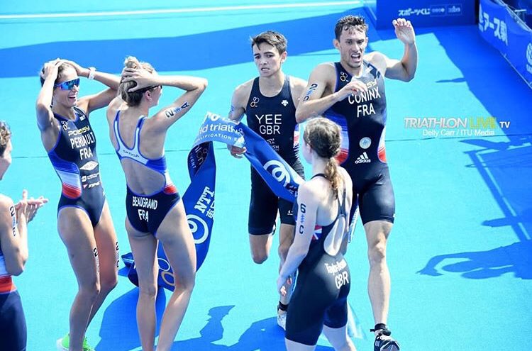 poissytri's tweet photo. Ils sont champions du monde de relais mixte et viennent de rappeler qu’il faudra compter sur eux dans un an aux JO de Tokyo @dorianconinxtri @CassandreBeaugr @LeoniePerio et @PRLECORRE viennent de remporter le test évent olympique au 🇯🇵. Bravo les champions 👍#triathlontestevent https://t.co/NJZwyi71Fq