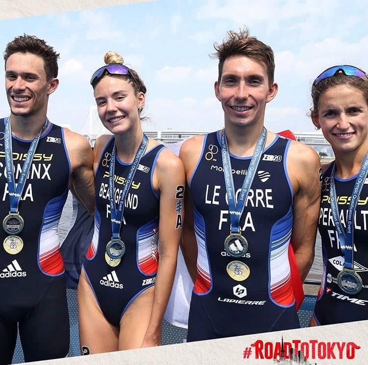 poissytri's tweet photo. Ils sont champions du monde de relais mixte et viennent de rappeler qu’il faudra compter sur eux dans un an aux JO de Tokyo @dorianconinxtri @CassandreBeaugr @LeoniePerio et @PRLECORRE viennent de remporter le test évent olympique au 🇯🇵. Bravo les champions 👍#triathlontestevent https://t.co/NJZwyi71Fq
