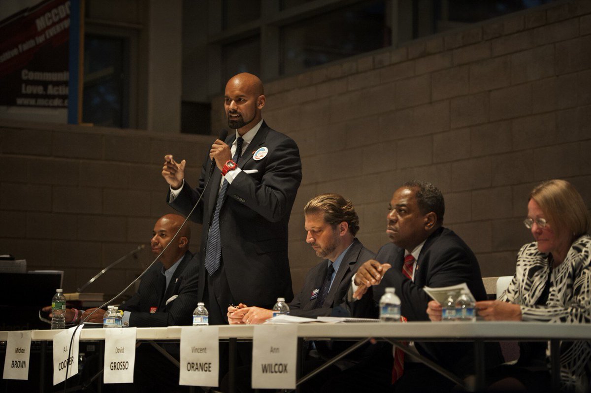 Edmond_Frost's tweet photo. Remembering Algernon Johnson "Jay" Cooper III, former host of @BET's Teen Summit and aspiring #DC politician, on his 39th birthday (8/17). Rest In Peace 💙
#BET #TeenSummit #JayCooper #AJCooper #RestInPower
Photo by Tracy A. Woodward/@washingtonpost, 2012. https://t.co/Ik8zN8Q42U