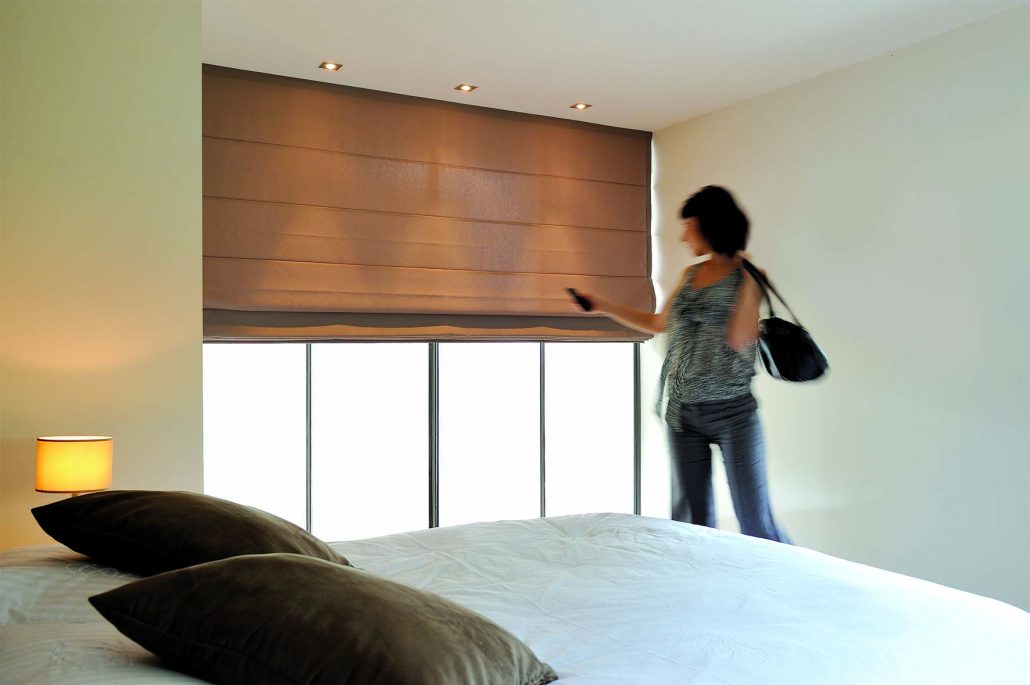 A window into the future! 😍

Pret A Vivre is regularly helping Londoners upgrade to motorised blinds and curtains. So how does it work? The tracks can be motorised and operated by remote controls or wire-free wall switches or wired-in rocker switches...

pretavivre.com/automation/mot…