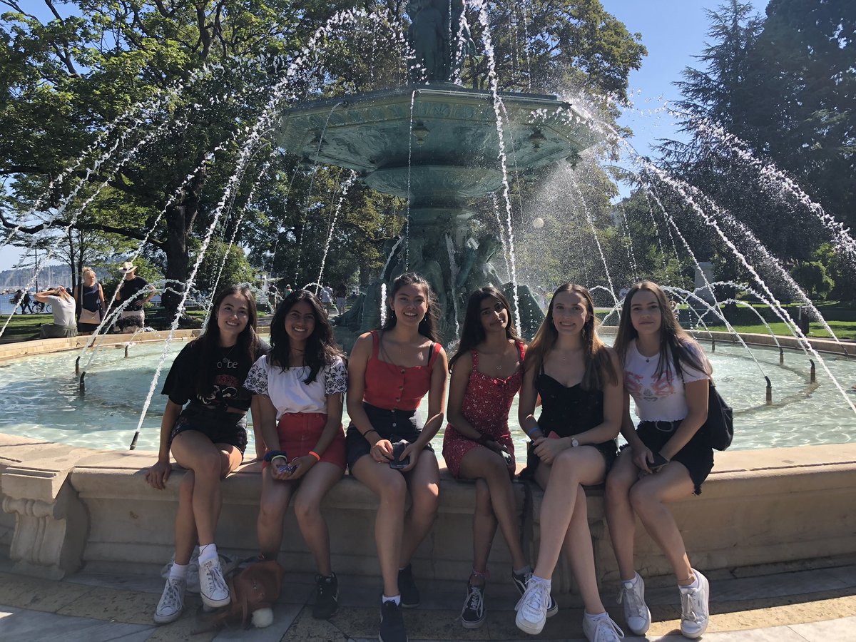 LboroHSPhysics's tweet photo. Beautiful day in Geneva ☀️😁 #CERN2019 https://t.co/iBTCRGMjif