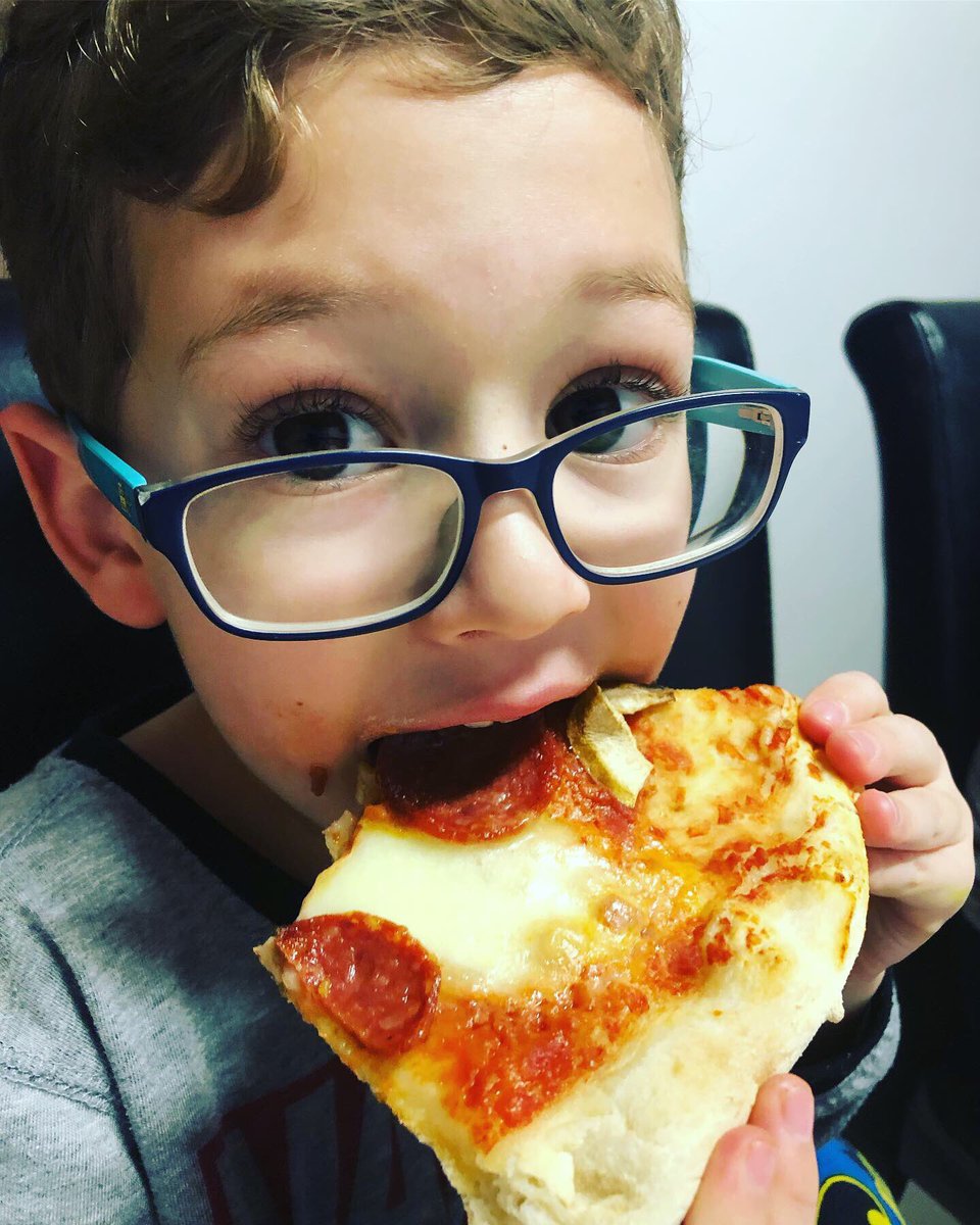 seedoeatreview's tweet photo. 🎶When the weather outside is frightful, 
@heybianca_au pizzas are so delightful,
And since outside I don’t want to goes,
They deliver so I can sit at home with my little bros!🎶

Just a few quick clicks online and Mr. 6, Mr. 8 &amp; I had 3 #heybianca pizzas delivered to our door!🤗 https://t.co/ViBz6vLXyO