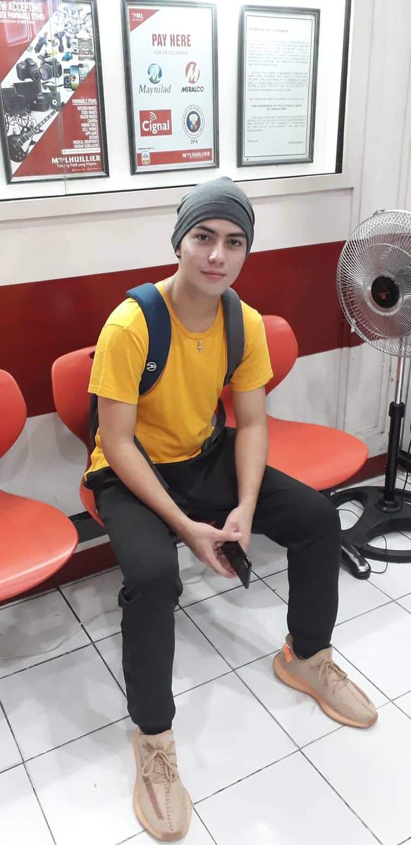 Kurt_Army's tweet photo. He is ready for rehearsal! Goodluck @KurtAccOfficial

Ctto @BolotaoloMaphie https://t.co/j4MCFzUfZW