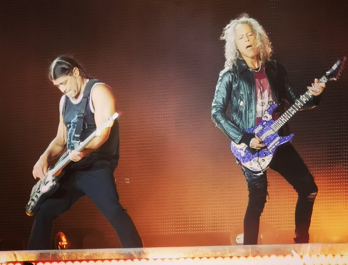 LanaJelic's tweet photo. Love this shot! Kirk Hammett and Robert Trujillo! #MetInVienna #WorldWired https://t.co/DG4DzXv6tn