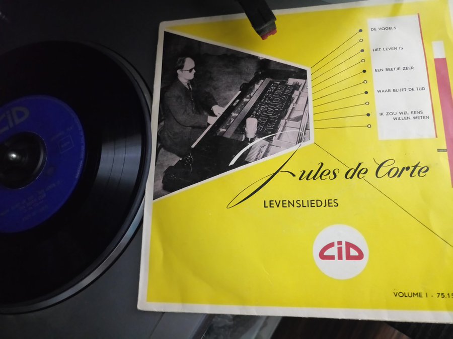 ECPjcoUX4AAM8Dj?format=jpg&name=900x900