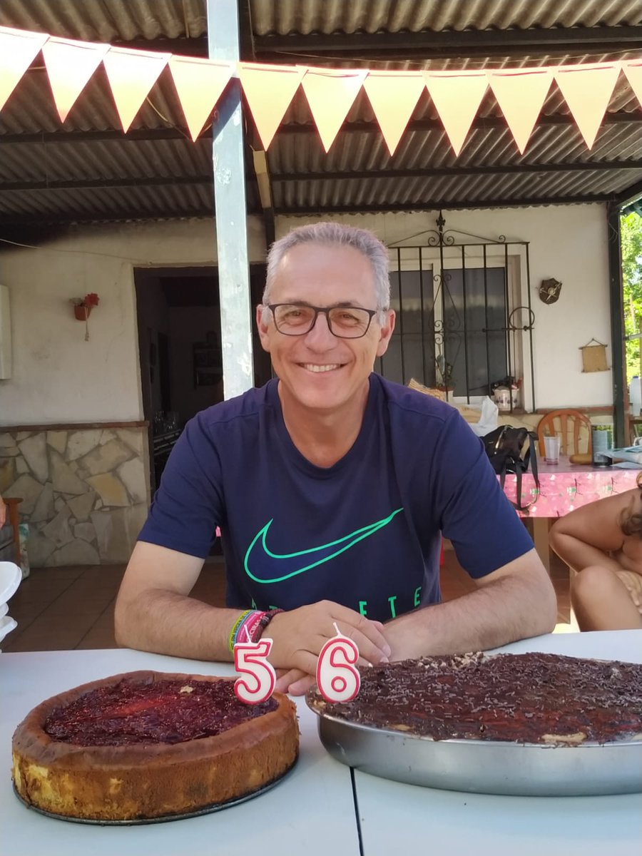 Muchísimas felicidades a nuestro secretario general. Desde el PSOE de Algeciras esperamos que pase un día maravilloso con su familia y amigxs.
#FelizCumpleaños