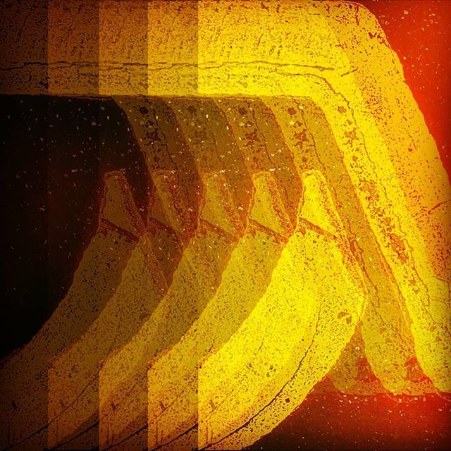 alswainger's tweet photo. Accretion
#pointlessbeauty #collectivelycreate #filterfreak #phonephotos #scifi #imaginaryplaces #fantasy #mindfulness #abstractart #abstract #freeimprovisation #improvisation #improvisedart #glitch #glitchart #digitalart #digitalartist #morningart #ar… https://t.co/Pf4HlyVavp https://t.co/HdLOfdMHc9