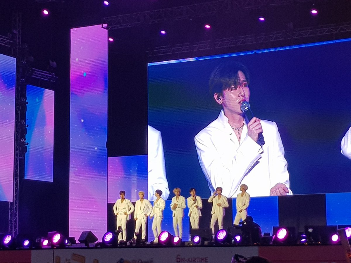 magnetic_jb's tweet photo. Not GOT7 related but it's one year already since I see Monsta Xπππ
#MONSTA_X #Kwave3 #throwback https://t.co/i2jyIHMQn5