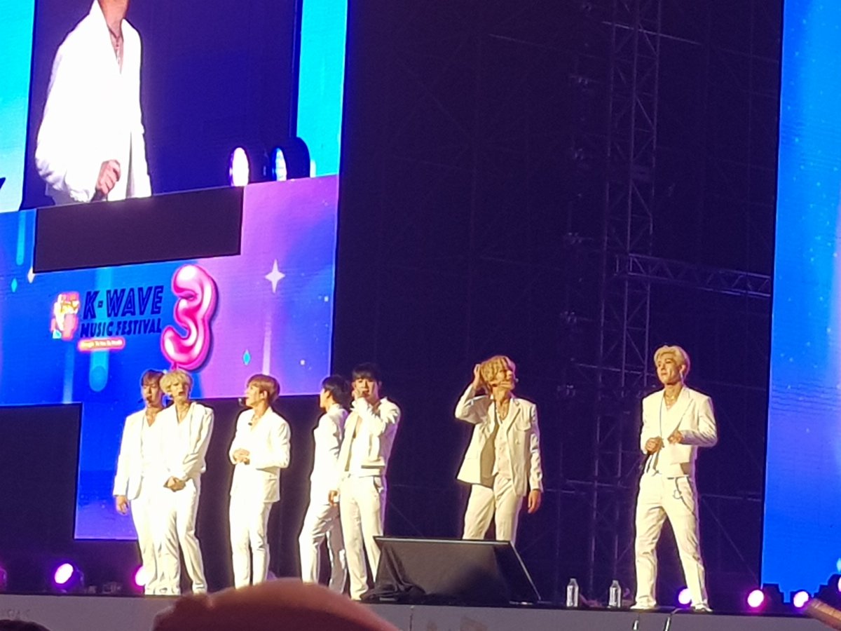 magnetic_jb's tweet photo. Not GOT7 related but it's one year already since I see Monsta Xπππ
#MONSTA_X #Kwave3 #throwback https://t.co/i2jyIHMQn5