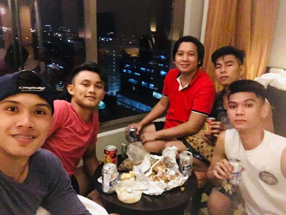 realmesh02's tweet photo. Alabang boys with mamshi...alam na this https://t.co/uU4yUG2B8d