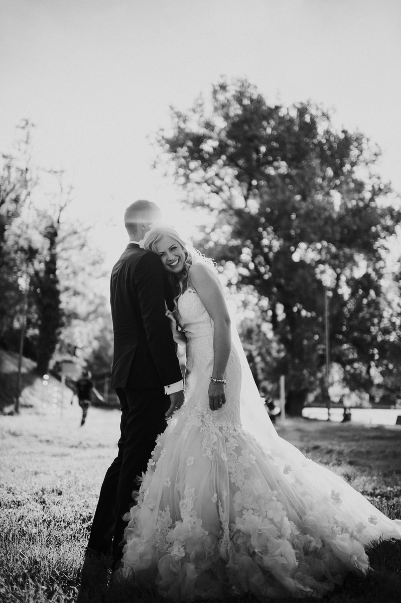 ddjuric's tweet photo. Timeless
#dearestmoments #wedding #destinationwedding #djuricweddings #brideandgroom #sunset #smile #sunny #timeless #shine #happiness #banjaluka https://t.co/i8wCCkvbeN