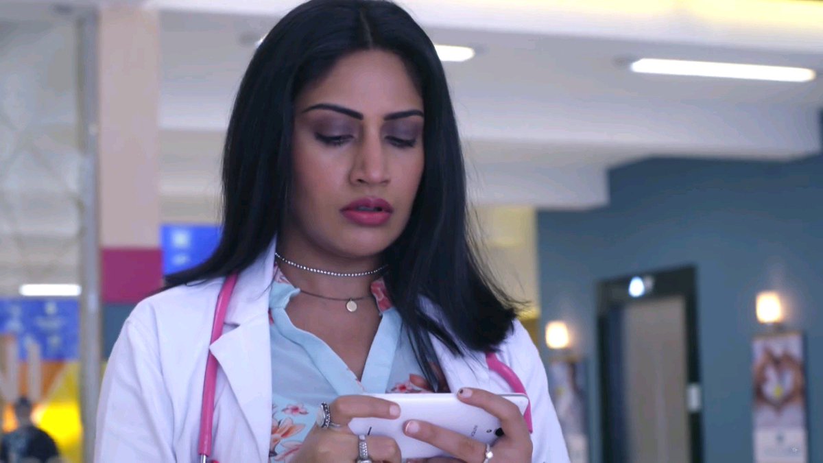 nivedhitha246's tweet photo. My reaction when I am watching ishqbaaz from hotstar,  damn missing shivika 
#surbhichandna #ishqbaaz #shivika https://t.co/QIV9fC71wf