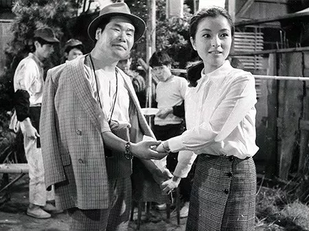 The Sun Also Rises けっこう毛だらけ ネコ灰だらけ お尻のマワリ糞だらけ 車 寅次郎 寅さんの啖呵売の一節 渥美清 車寅次郎 フーテンの寅 啖呵売 男はつらいよ T Co L3uanjzyhq Twitter