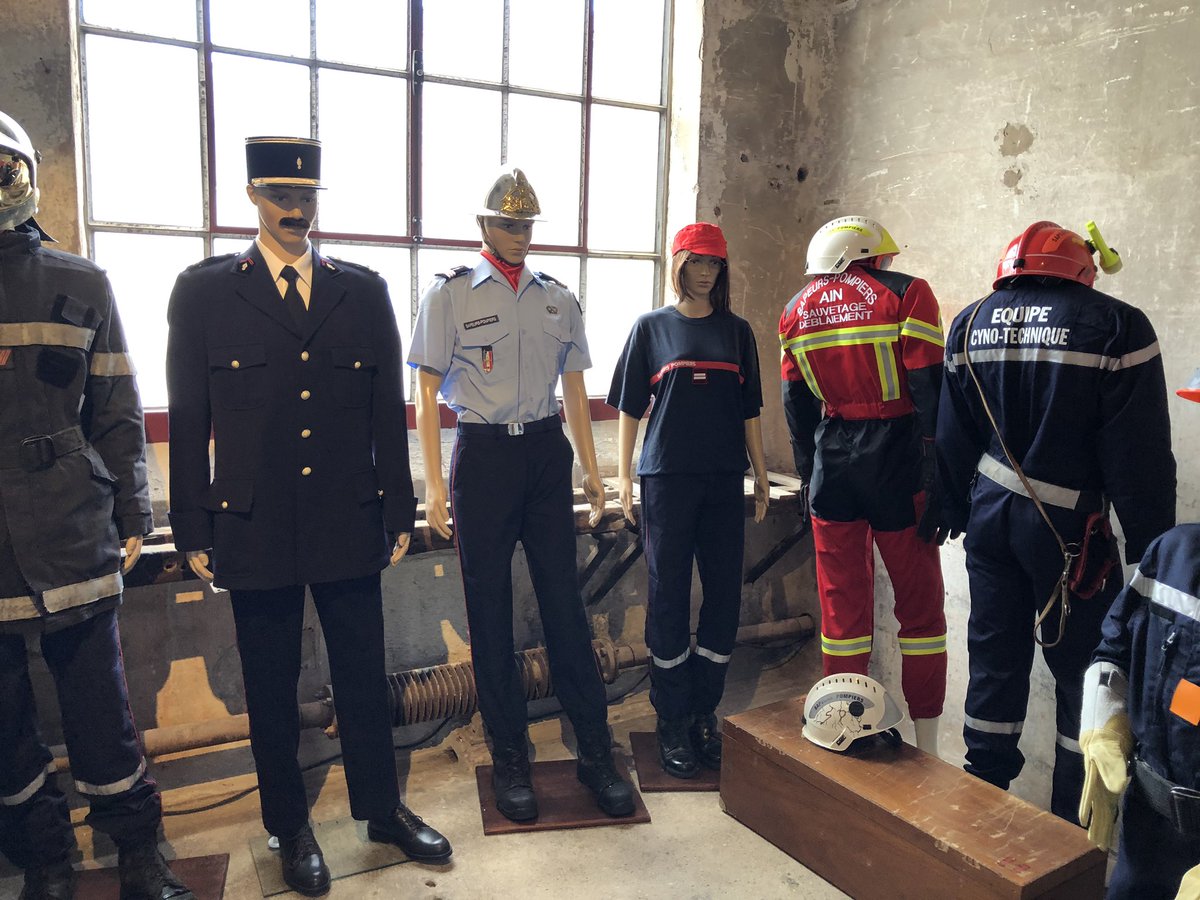 60ans's tweet photo. Très belle exposition ‘’ voyage dans le temps ‘’ à la grande Vapeur, elle retrace le parcours des soldats du feu de 1819 à nos jours. https://t.co/UAJJq0Yc71