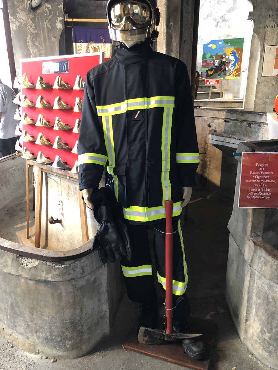 60ans's tweet photo. Très belle exposition ‘’ voyage dans le temps ‘’ à la grande Vapeur, elle retrace le parcours des soldats du feu de 1819 à nos jours. https://t.co/UAJJq0Yc71