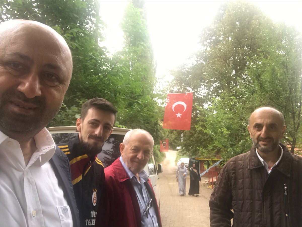 omerdongeloglu's tweet photo. Amasya Taşova Tatlıpınar köyünde Metin yurdakul abimizin torumu Mirza Metin Sünnet mevlidindeyiz...
Rabbim cümlemizin yavrularının hayırlı mürüvvetlerini görmeyi ve onların salih-saliha hayırlı evladlar olmalarını nasibeylesin amin... https://t.co/pObFP2CFjV