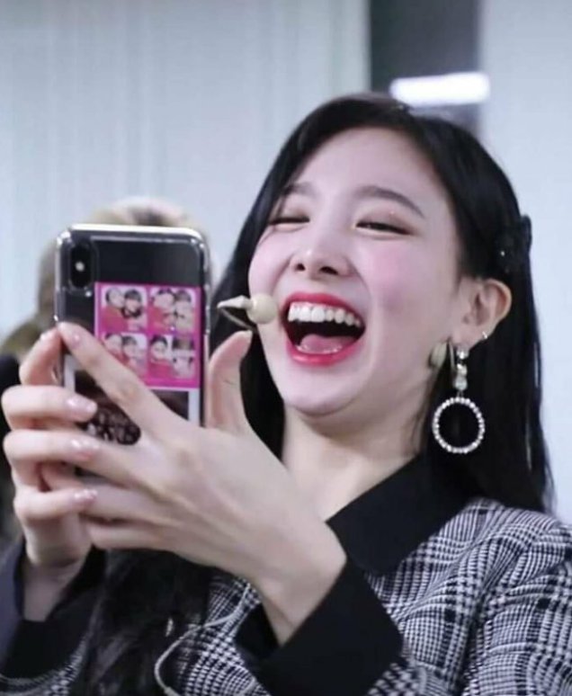 nabong95's tweet photo. 2yeon tagalog crack au 

kwento kung saan crush na crush ni Nayeon si Jeongyeon https://t.co/hFlqjlLN79