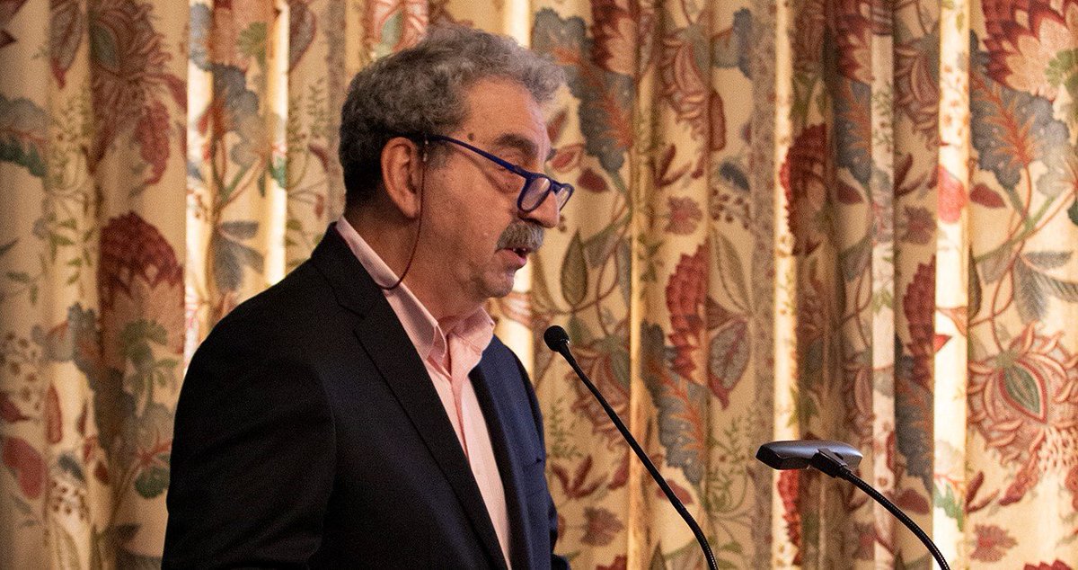 🦁Ayer, Francis Wolff recogió en el <a href="/CarltonBilbao/">Hotel Carlton</a> el "I Premio Iván Fandiño a los valores humanos".
👉Este el primero, pero cada año premiaremos a un personaje que represente los valores que defendiste hasta la muerte. (1/2)
#nuncacaminarassolo #eternofandiño
