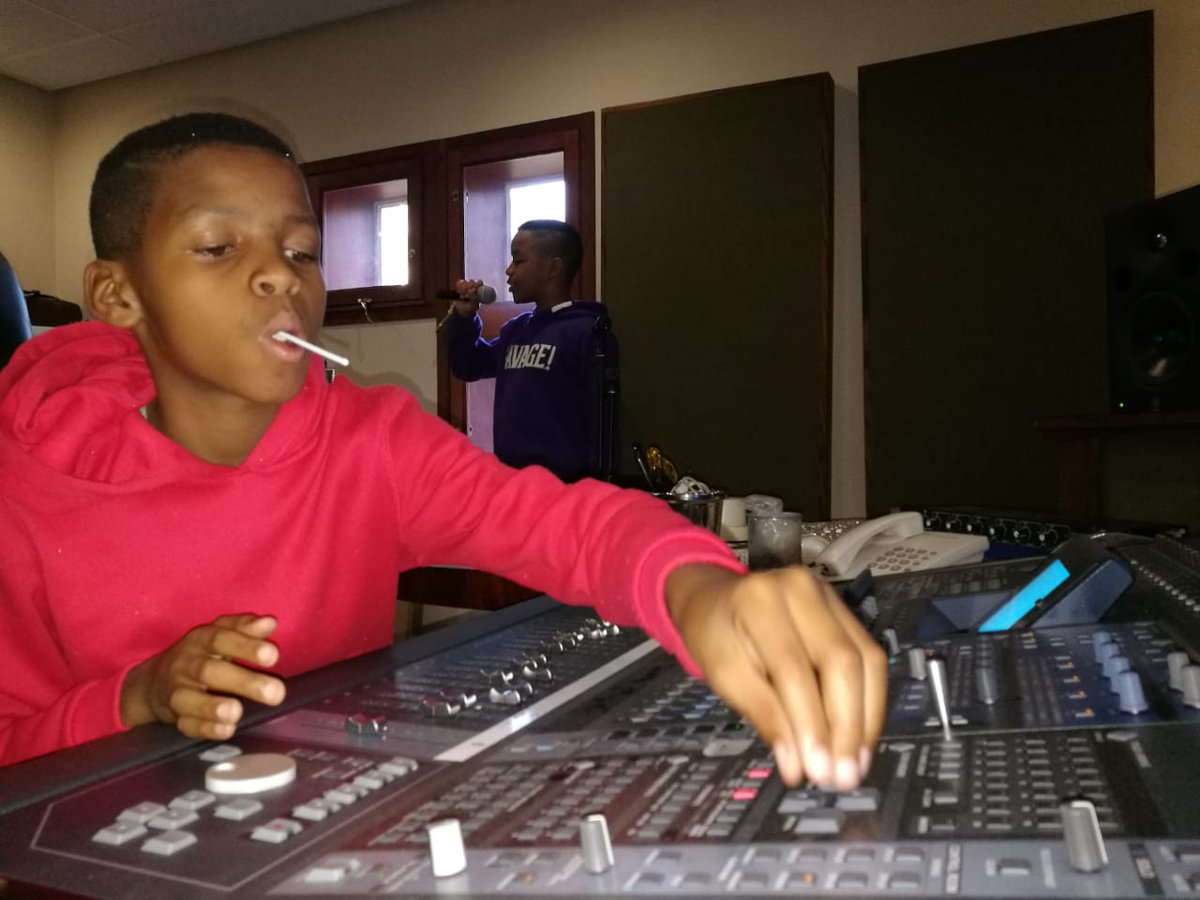 RealShugaRush's tweet photo. Happy happy🍭 happy Sunday. We're hard at work, getting ready for our biggest gig ever!!! Khulu's 80th is gonna be banging🎂🎈🎉🎈🎉🎈🎉 @MarketTheatre @naapainafrica  

#ShugaRush https://t.co/vrOEobfJep