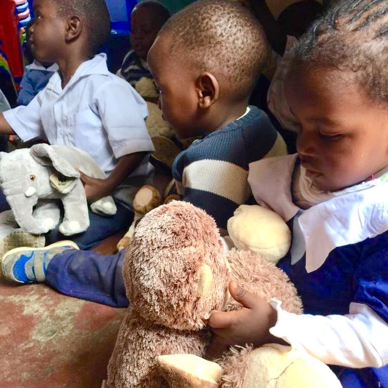 EFYEeducation's tweet photo. Our playgroup kids were so excited to cuddle and play with their first stuffed animals! π§Έπ
#donation #kidsinparadise #cuddlytoys #stuffedanimals #primaryschool #mathare #nairobi #ngokenya #educationkenya #educationiskey #betterfuture #schooluniform #kidssmile #wedobecausewecare https://t.co/dWuNd8YcCM