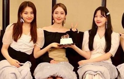 They aged well. 
The women they are today 🥺💖

#예자매_마음에_윙크발사 
#HappyYesisterDay

2015                             2019