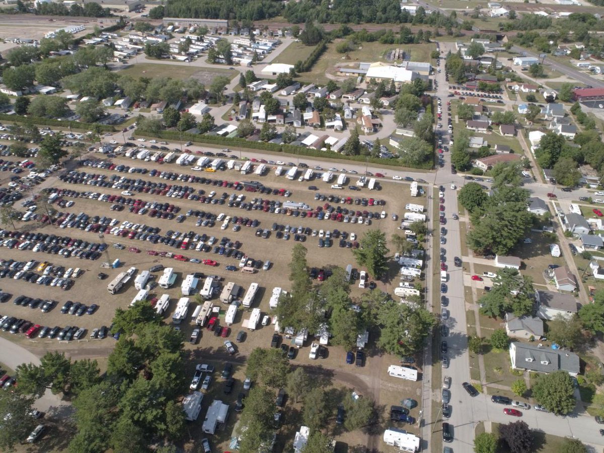 VisitEscanaba's tweet photo. Most people ever on the UP State Fairgrounds had parking lots full for miles. Great day capped off by an awesome performance from @billyraycyrus
Thank you for visiting the UP State Fair in Escanaba
#wow #upstatefair #upstatefair2019 #visitescanaba #fun #summer #fair #carnival https://t.co/sIUQPiK8C1