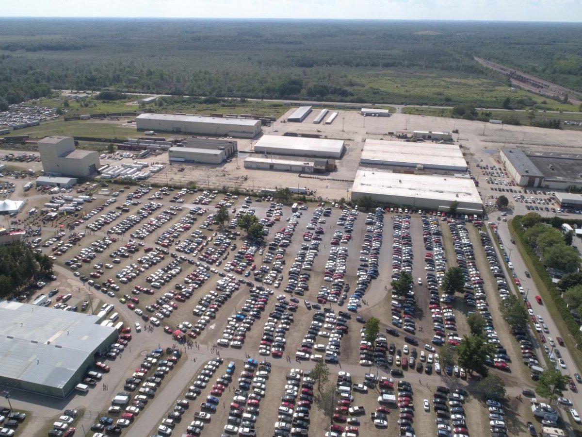 VisitEscanaba's tweet photo. Most people ever on the UP State Fairgrounds had parking lots full for miles. Great day capped off by an awesome performance from @billyraycyrus
Thank you for visiting the UP State Fair in Escanaba
#wow #upstatefair #upstatefair2019 #visitescanaba #fun #summer #fair #carnival https://t.co/sIUQPiK8C1