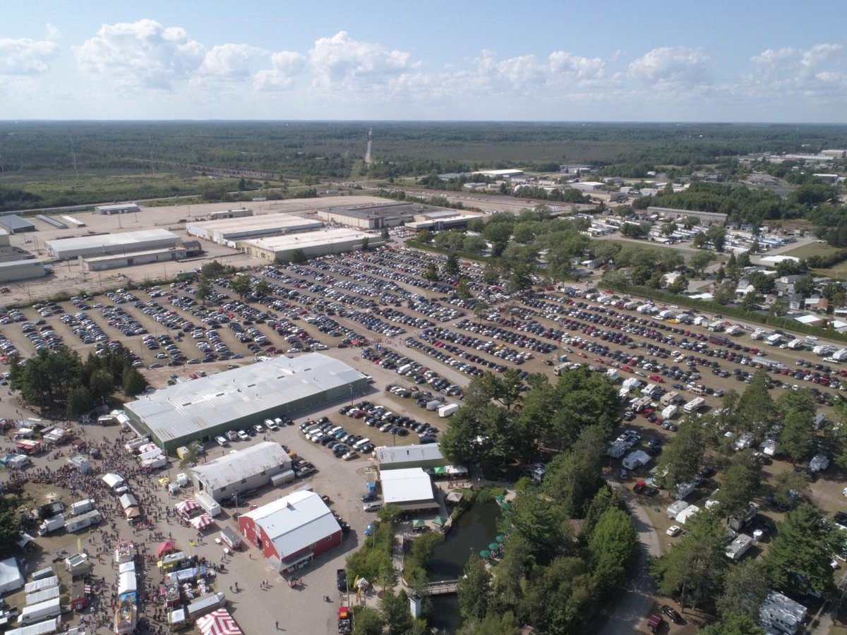 VisitEscanaba's tweet photo. Most people ever on the UP State Fairgrounds had parking lots full for miles. Great day capped off by an awesome performance from @billyraycyrus
Thank you for visiting the UP State Fair in Escanaba
#wow #upstatefair #upstatefair2019 #visitescanaba #fun #summer #fair #carnival https://t.co/sIUQPiK8C1