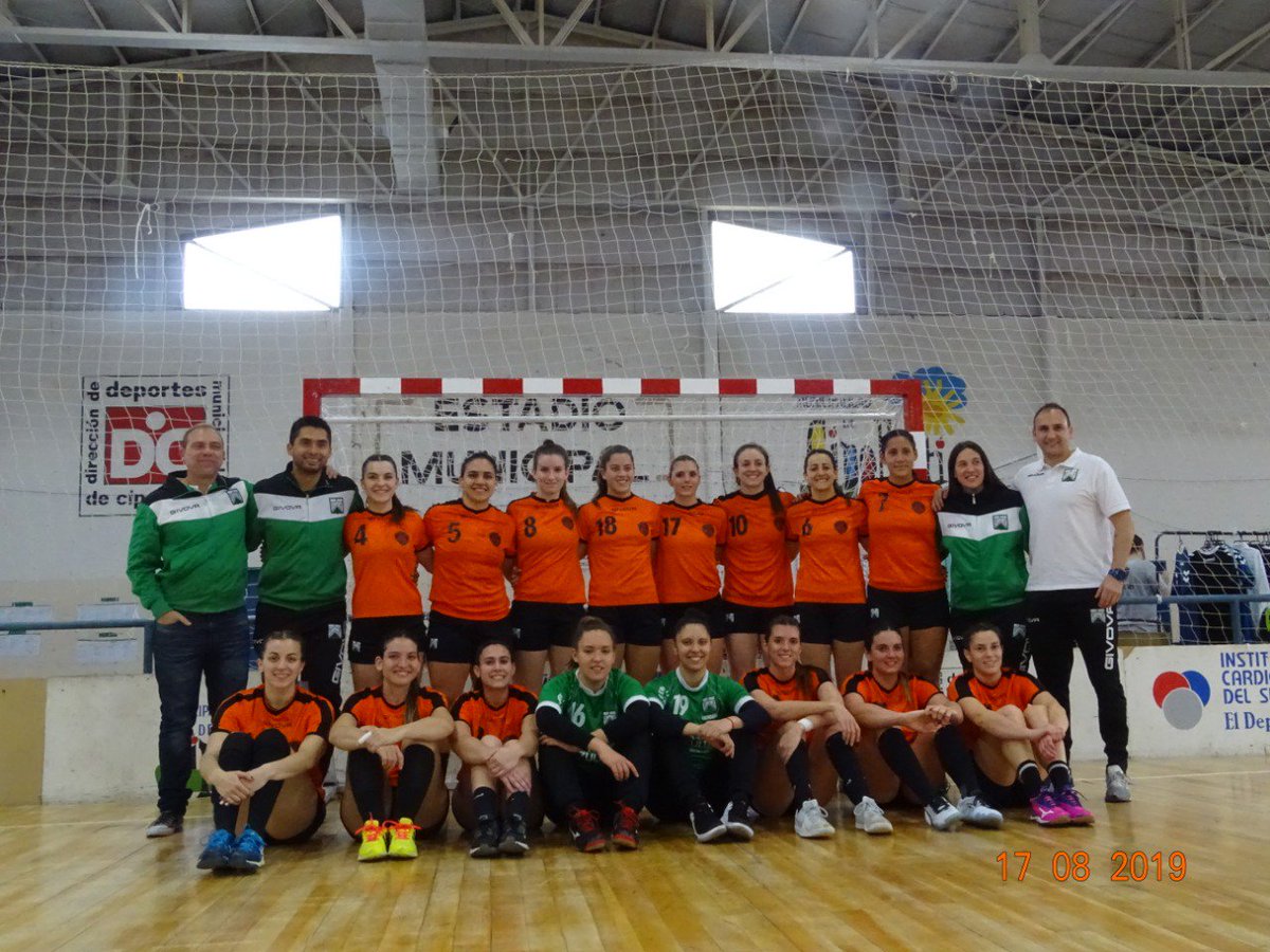 NACIONAL A| Hoy siguen las emociones y para empezar el día, a las 14hs se enfrentan @PSHandball -<a href="/FCOhandball/">FCO Handball</a> 

Punto sur que ayer empató, va por su primera victoria. Mientras que ferro busca sumar su 2da victoria en el #NacionalA

🏟️ Polideportivo municipal
🎟️Libre y gratuita