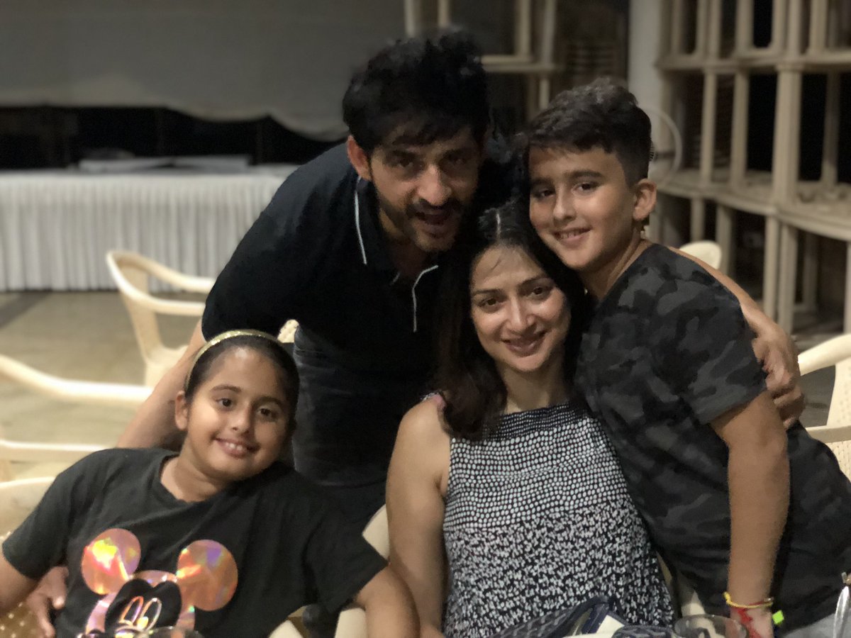tentej's tweet photo. To us, family means putting your arms around each other and being there.” –Barbara Bush
#hitentejwani #gauripradhan #katya #nevaan #sundayfunday #famjam #family #good #vibes #twins #kids #goodvibes #weekend https://t.co/lmbOwprK1m