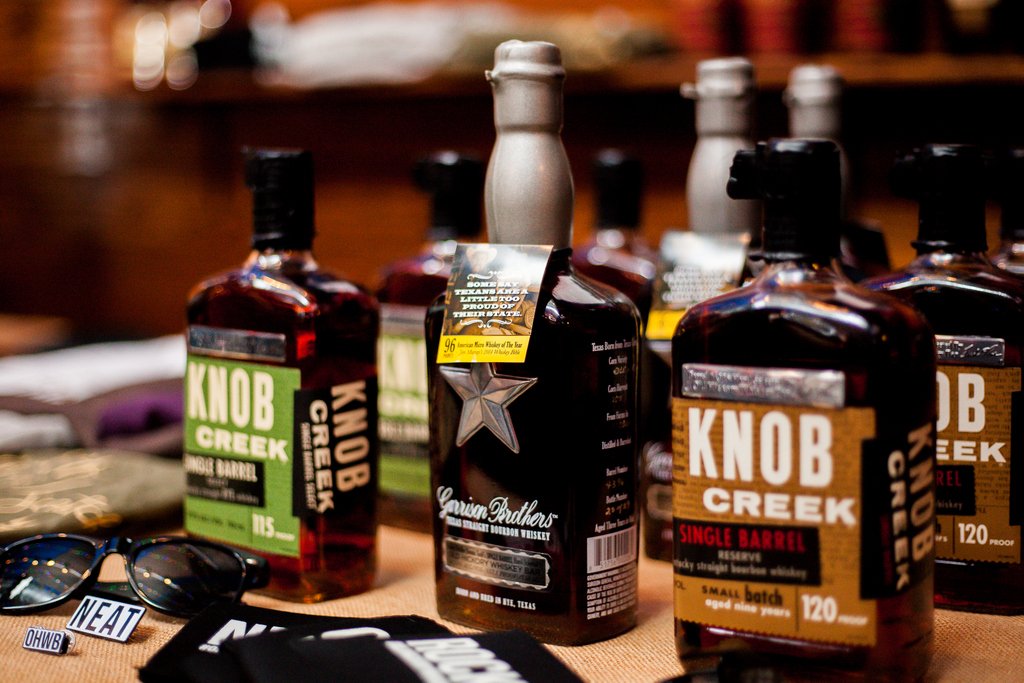 Have you tried OHWB's lineup of single barrel selections? Every Sunday, our entire collection of SB picks are 10% off.

#knobcreek #knobcreekbourbon #knobcreekrye #garrisonbros #OHWBbuythebottle #singlebarrelprogram #singlebarrel #barrelpicks #oldhickorywhiskeybar #OHWB