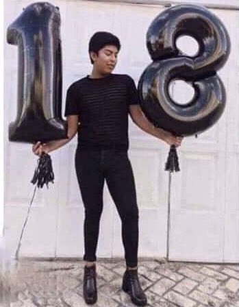 CauseWereGuys's tweet photo. When I turned 18 vs today’s dudes turning 18 😂 https://t.co/FQWgabSP4A