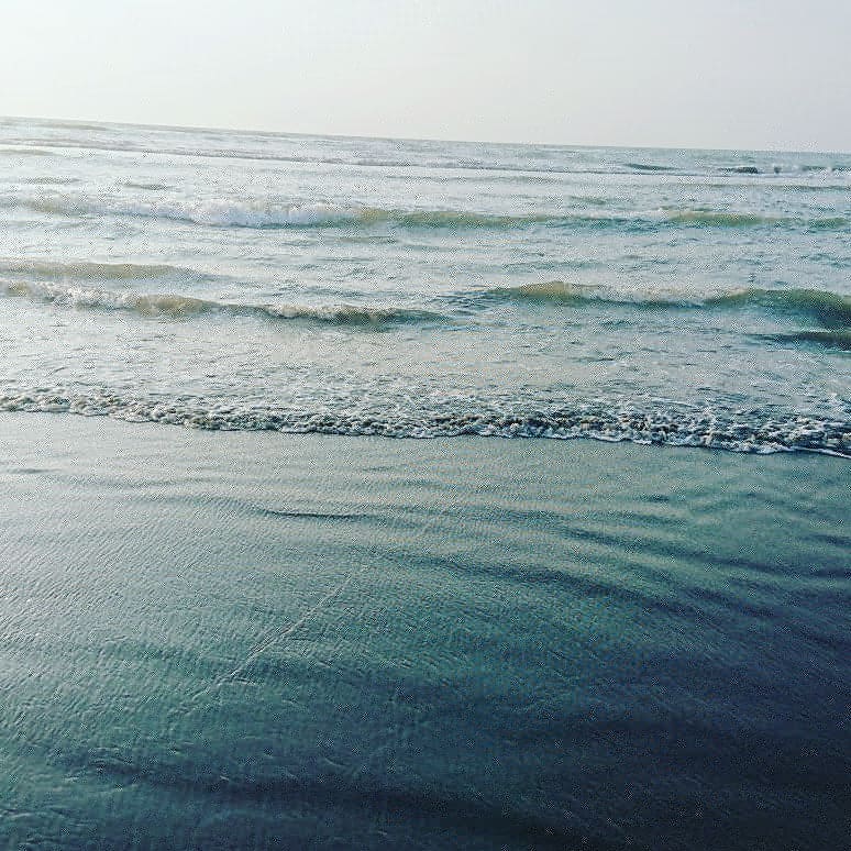 leave6636's tweet photo. 海を見に行く
付き合ってくれてありがとう
-------

最近 いつもNEWSの歌を歌う
This is the SUMMER TIME
夏のまえにキミに逢えたから　
最高の波がきているのさ
-------
海風に当る,海を眺め,気持ち良いヾ(*´∀｀*)ﾉ

#新月沙灘 
#魚鱗天梯
#海天一線 https://t.co/qRtrQLlPzn