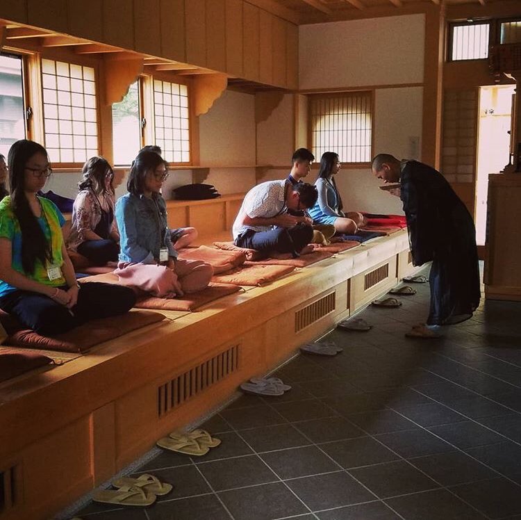 LBSSJapanese's tweet photo. This spring, our Japanese 4 Japan Bowl team performed very well and won a trip to Japan this summer. Students stayed with Japanese host families and got the chance to explore Japan. Here are some pictures from their trip! (https://t.co/HigStqiACf) https://t.co/l0Bvr3tKI8