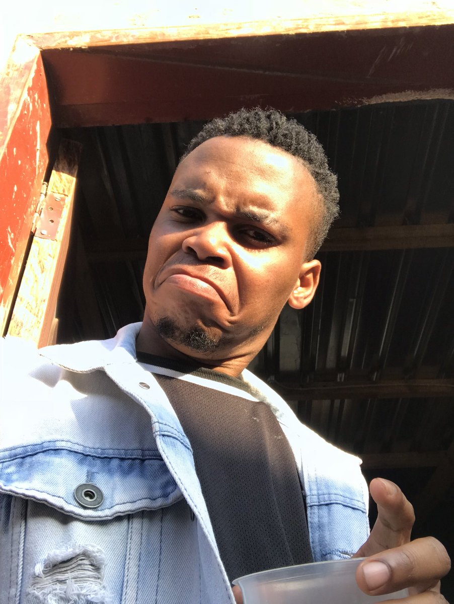 Koolkid_Linde's tweet photo. @ezilemxo Mawavalwe amaIdols once😂😂 https://t.co/IPkHfmdhxn