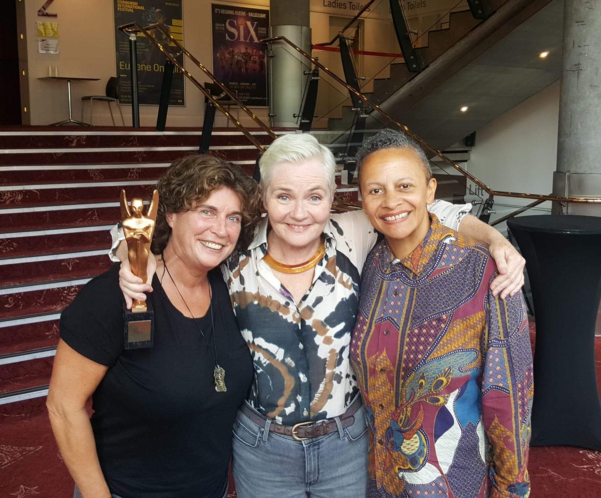 puffedtweet's tweet photo. Meeting the magnificent @ginamoxley as she picks up a #HeraldAngel for #ThePatientGloria @thetraverse
What a wumman!
What a play!
'Mon the dicks!!
@dorcri2tweet https://t.co/S5uTg3GDKo