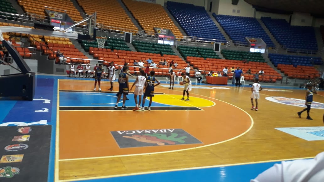 jorgebrahma2's tweet photo. Aquí apoyando #LasCategoriasMenores de @abasacaoficial Torneo Mini Basket #ClubCluden vs #ClubSameji @JOSEOSVALDOFRAN https://t.co/VYZ0Pks2Im