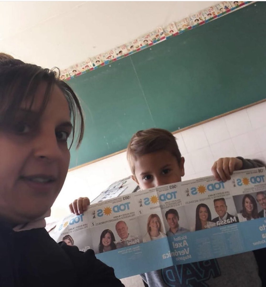 bachfede's tweet photo. Muy feliz #diadelniño por ellos queremos un país, una gobernación y una Intendencia mucho mejor, #esporelfufuro #escontodos #escontodas #esconflor🌸 @frentedetodoslaplata En #laplata @fsaintout https://t.co/yF3BC6XgvM