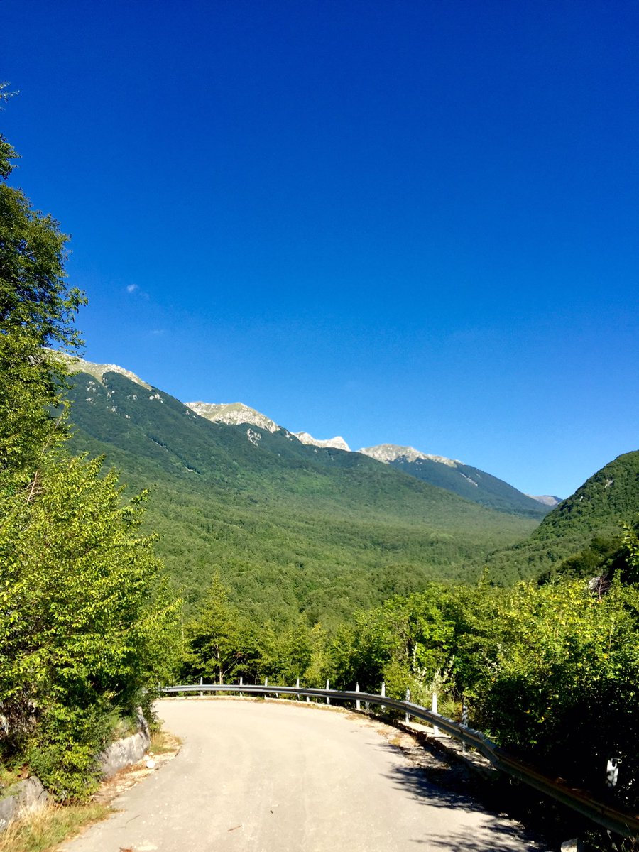 fraiovi's tweet photo. Discover #altomolise.
#iocorroqui alle porte del Parco N. D’Abruzzo settore #Mainarde , salendo (D268+) e scendendo su strade intagliate nei monti, paesaggi mozzafiato ed echi di bande musicali da paesi in festa ...
@runlovers https://t.co/qcJb8GGM3b