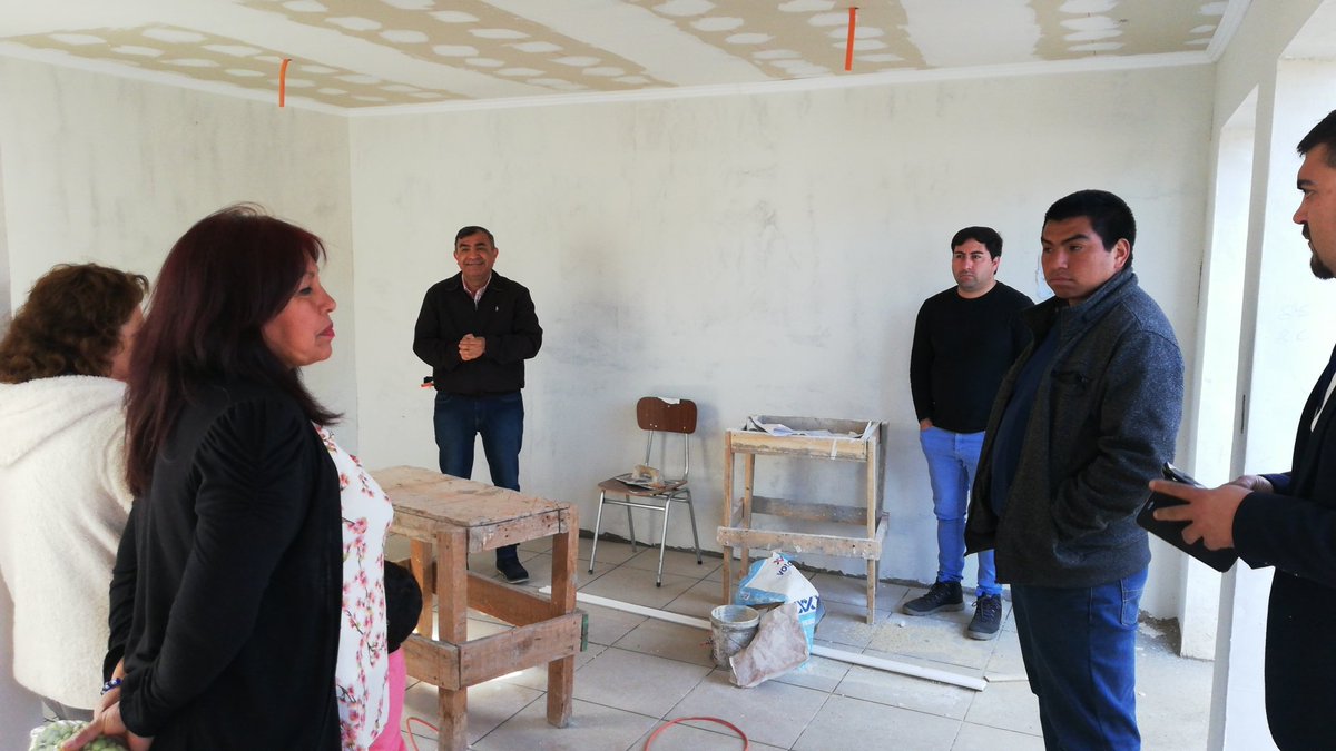 Araya7Carlos's tweet photo. 👏😀Muy contento de compartir junto a dirigentas de la agrupación "Génesis" con quienes recorrimos las obras, que cuentan con 80% de avance, del nuevo centro de rehabilitación que atenderá necesidades de adultos y niños de #Punitaqui #JuntosConstruyendoFuturo https://t.co/HP0J7fBFUT