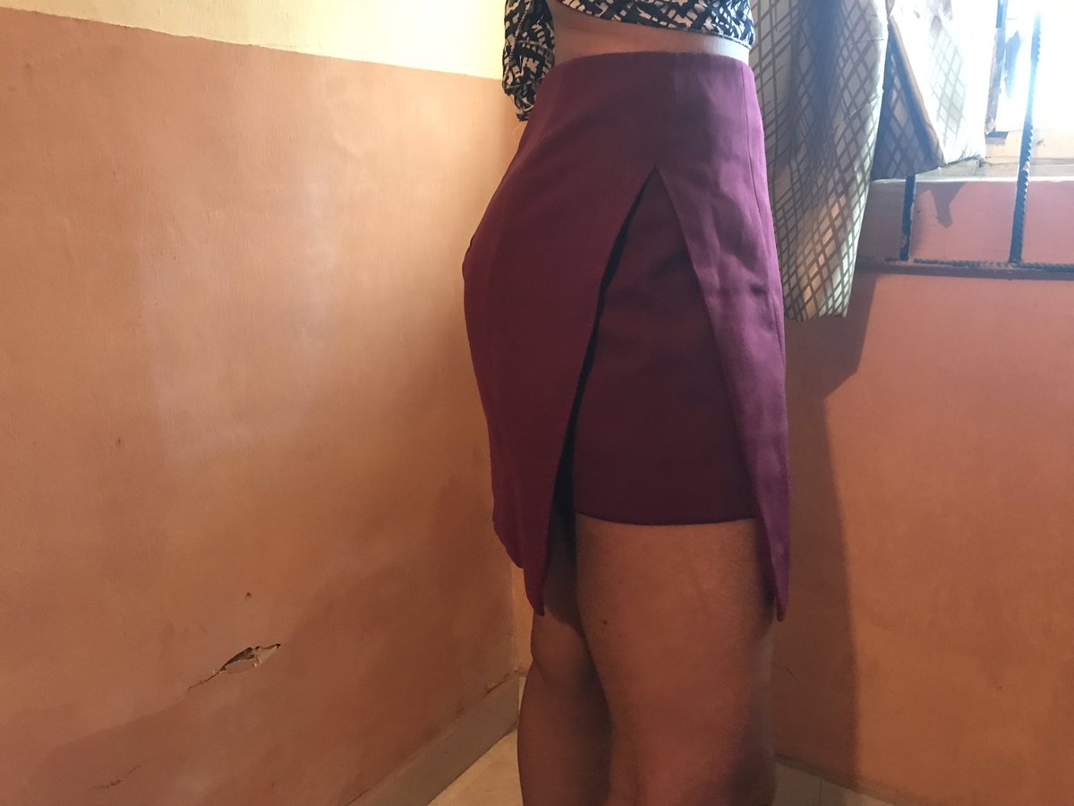 thethrifthanger's tweet photo. Not every time long skirts. Show some skin in this maroon number!
Size: 6
Price: 2000 https://t.co/5LwBgTVbAc