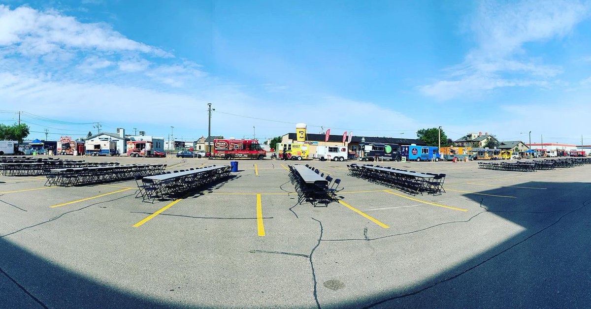 WKBX2GO's tweet photo. We are down at Centennial Market today at the Food Truck Wars.  Come on down!!  #wokbox #wkbx2go #foodtruckwars #centennialmarket #yqr #yqrfoodtrucks #reginask #reginafood #reginafoodtrucks @yqrfoodtrucks https://t.co/KB4BAJmUvZ