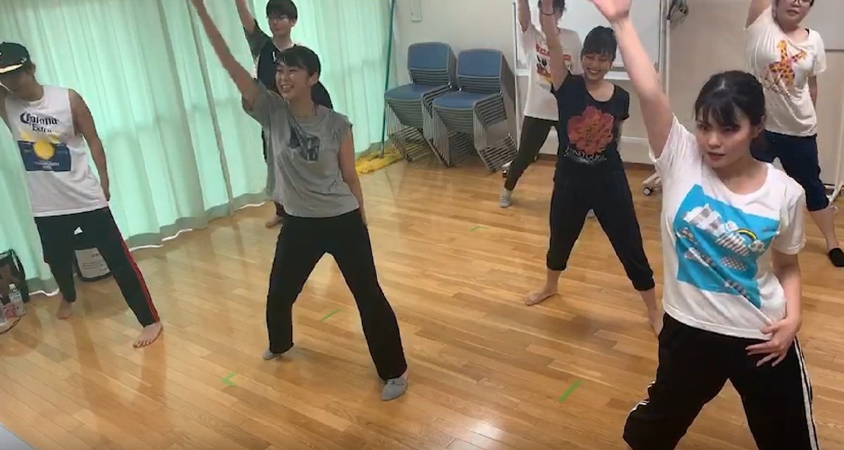 bichiko0331's tweet photo. シネマミュージカルライブ、第一回目の稽古はダンス稽古！
めっちゃカッコイイ振付になってる～！！！
3枚目のは…ある振りの途中経過？ww
物凄い瞬間撮っちゃった(笑)

今回振付してくれるのは、桐朋の後輩の亀井美緒✨
ほんとにカッコイイ振りに、みんな絶賛！！
頑張るぞ！ https://t.co/QVJOzQ8oB2