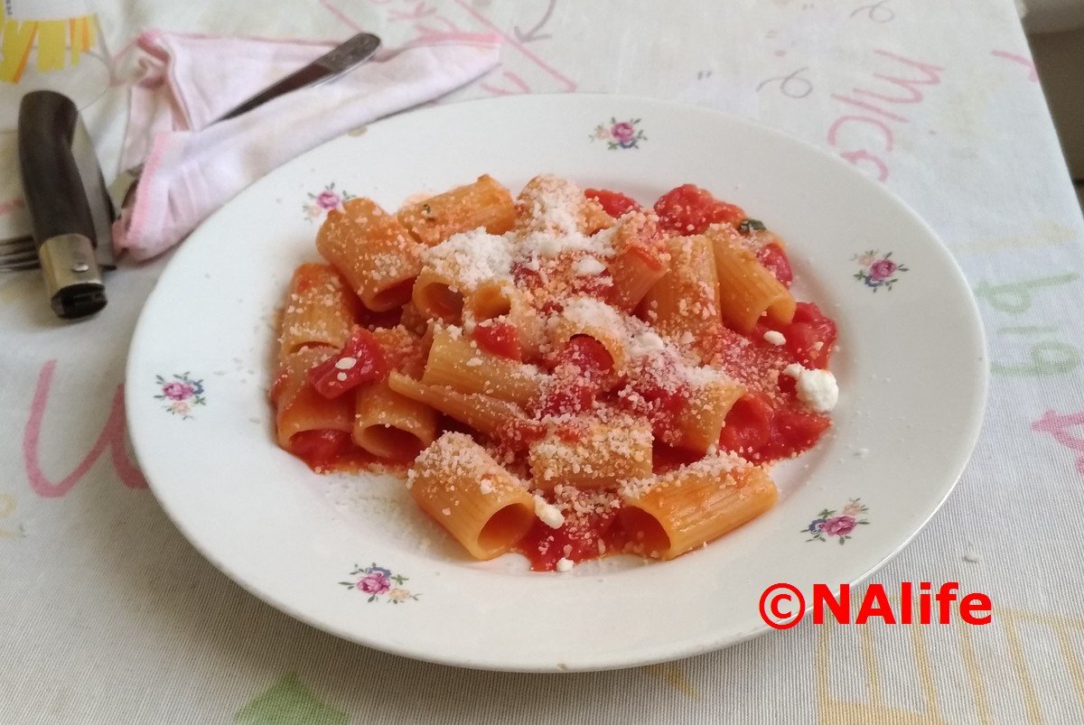 NAlifeSardinia's tweet photo. Abbiamo optato per le #MezzeManiche. 
#ItalianFood #SardinianStyle e #NonèUnPastoDaTronisti https://t.co/kav2Ol13y0