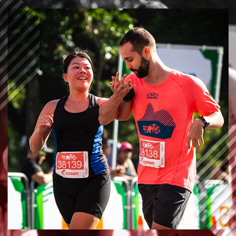 Encontrar rostos conhecidos e, ter o apoio e companhia daqueles que estão na mesma missão é revigorante. Marque nos comentários o seu parceiro de corrida! - #SouMaratonaDoRio #MaratonaDoRio2019