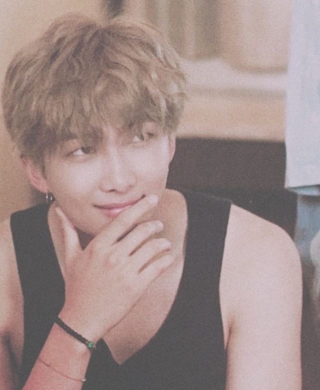 7IDDIEZ's tweet photo. Namjoon curly hair appreciation post 🥺 https://t.co/SPHJWvUWzv